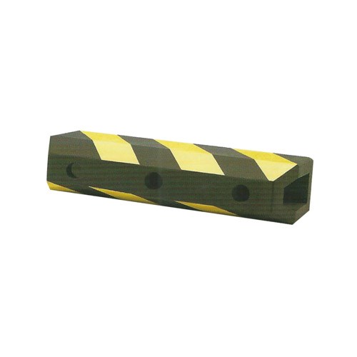 STRIKE-PREVENTING CURB